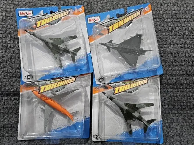 4 Miniaturas avião Tailwinds Maisto - Lacrado estilo hot wheels