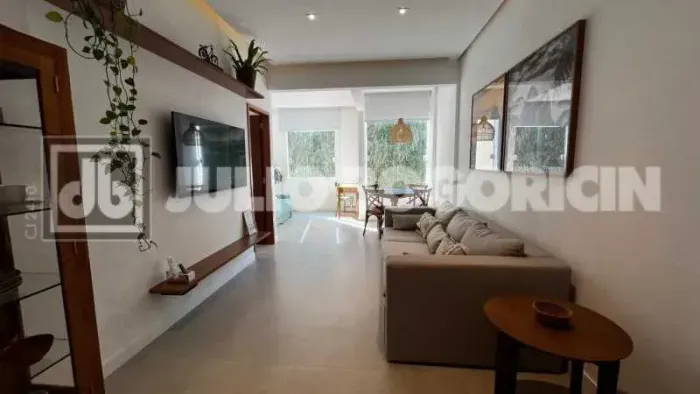 Apartamento de 2 quartos a venda em Ipanema, reformadíssimo para morar ou alugar por Airbn