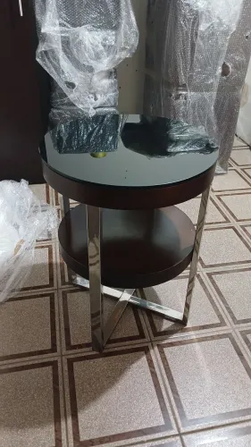 Mesa de canto redonda com tampo de vidro