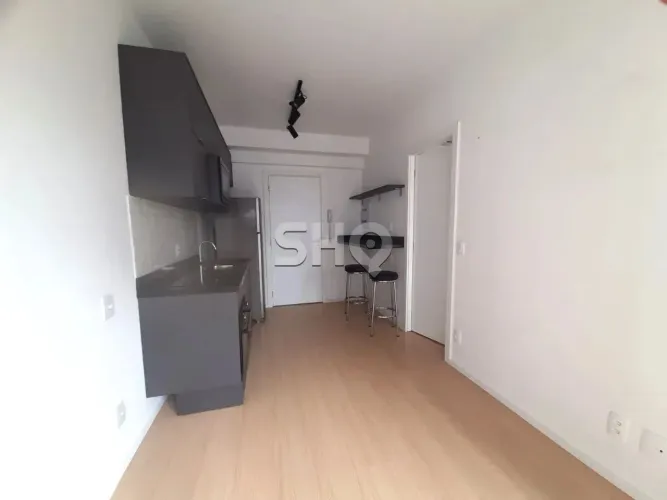 Apartamento mobiliado à venda na Vila Madalena com varanda e 1 dormitório
