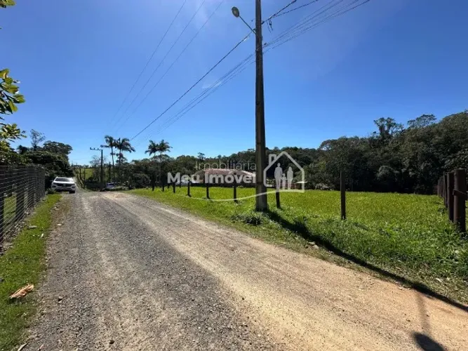 Terreno em lugar CALMO com características de interior próximo do centro de Criciúma 