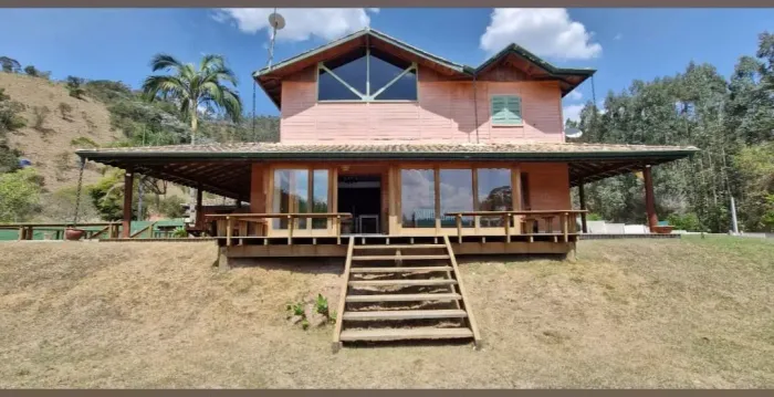 Sítio de  3  Alqueires com Casa Boa , Piscina e 2 Lagos em  Piracaia