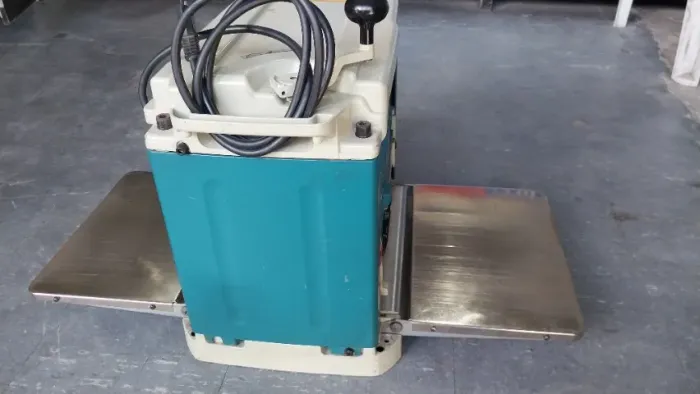 Plaina Desengrosso 304mm 1650W 220V MAKITA-2012NB