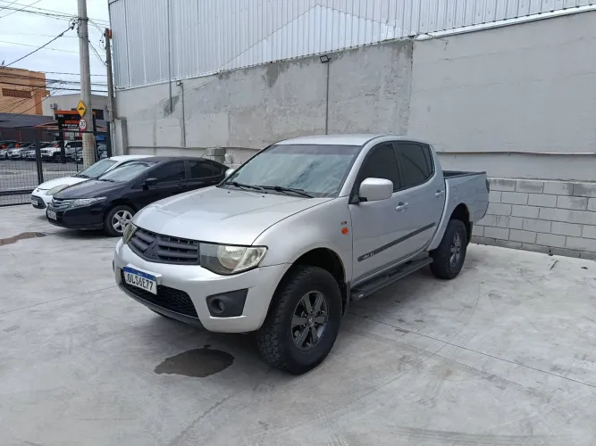 Mitsubishi L200 Triton GLS 3.2 CD TB Int.diesel MEC 2012