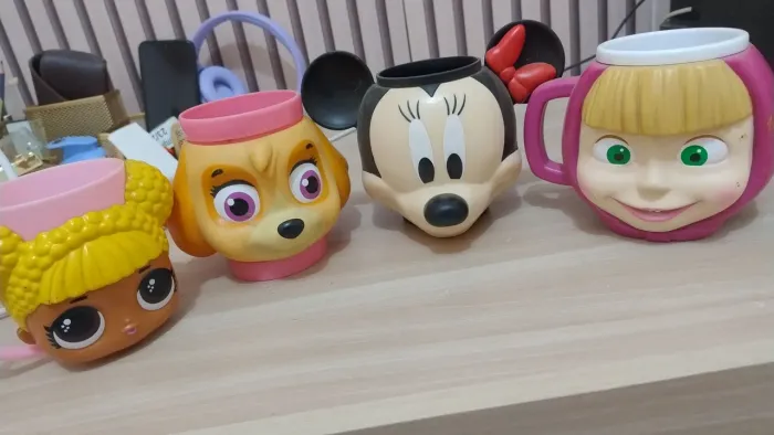 Canecas de personagens infantis