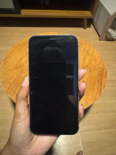 iphone 11, 64gb, pouquíssimas marcas de uso, sempre usado com a capa, branco