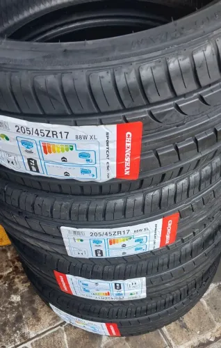 PNEUS NOVOS 205/45/17