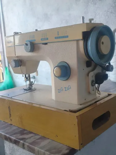 Máquina de costura Zig Zag