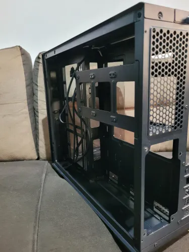 Gabinete gamer cv 700l