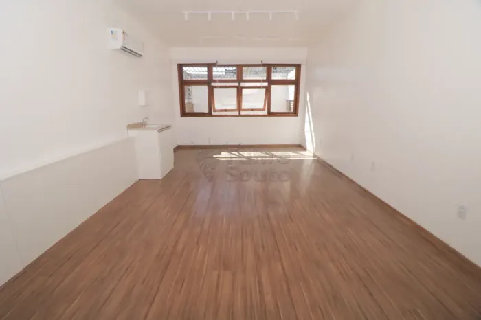 Sala Comercial com Dois Ambientes no Victoria Office - Localização Estratégica no Centro d