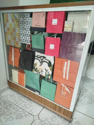 Balcão expositor de vidro