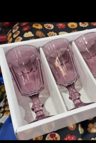 Vendo jogo de taças com 6,
