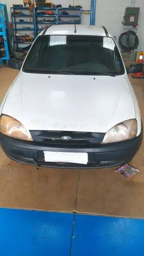 Ford Courier 1.6 L/ 1.6 Flex 2011