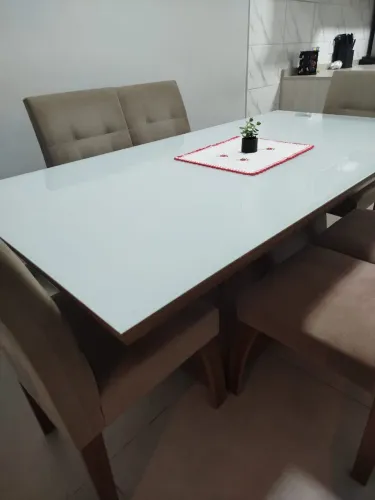 Mesa jantar com 6 cadeiras, quadrada, de vidro, todas cadeiras em ótimo estado
