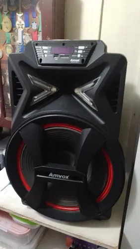 Vende-se caixa de som semi nova 500w bluetooth 