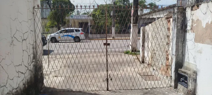 Vendo portão gradeado
