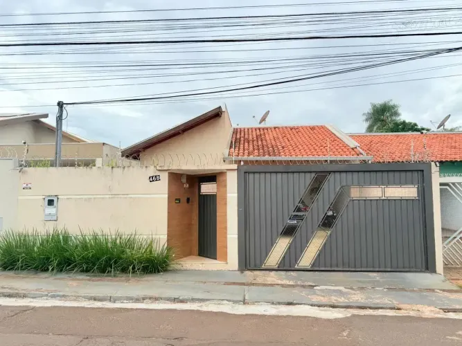 CASA TERREA ESPAÇOSA A VENDA NA VILA BANDEIRANTES