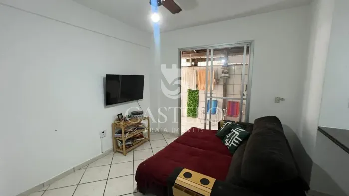 Apto 2 quartos, primeiro andar, área lateral extensa, muito bem localizado na Praia do Mor