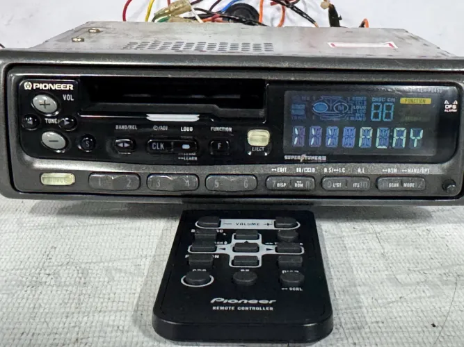 Toca fita rádio e com Bluetooth Pioneer deh-p6450 com controle lindo aparelho na oferta 