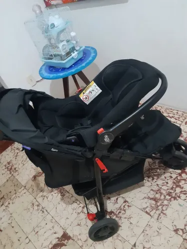 Carrinho e bebê conforto marca Cosco