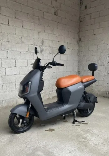 Bike e moto elétrica com autonomia de até 40km. Modelo 2026, 4 meses de uso
