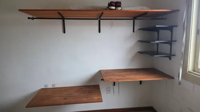 Closet Suspenso / Arara de Parede Estilo Industrial