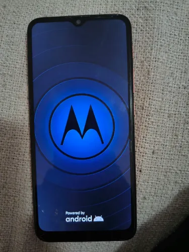 Celular Moto E7