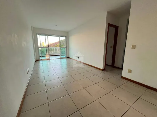 A Lívia Machado Imóveis apresenta este excelente apartamento com 100 m², com 03 quartos se