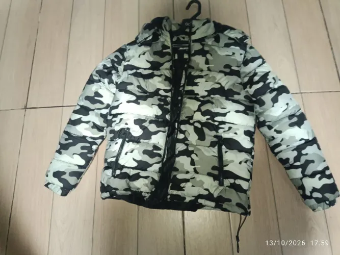 Jaqueta puffer/ bobojaco com capuz