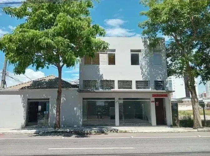 Prédio Comercial à venda no Estreito