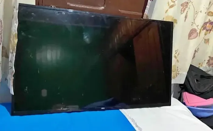 Vendo essa TV marca oac 43 polegadas defeito na tela so, nao entrgo