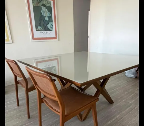 Mesa de jantar para 08 lugares 1,50 x 1,50 novíssima 