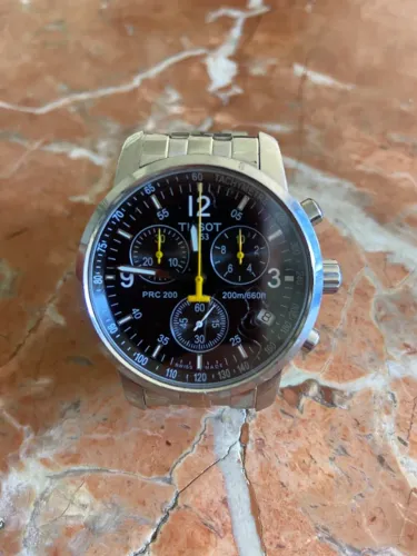 Relógio Tissot PRC 200 Saphire Cronógrafo Masculino Aço Prateado e Preto
