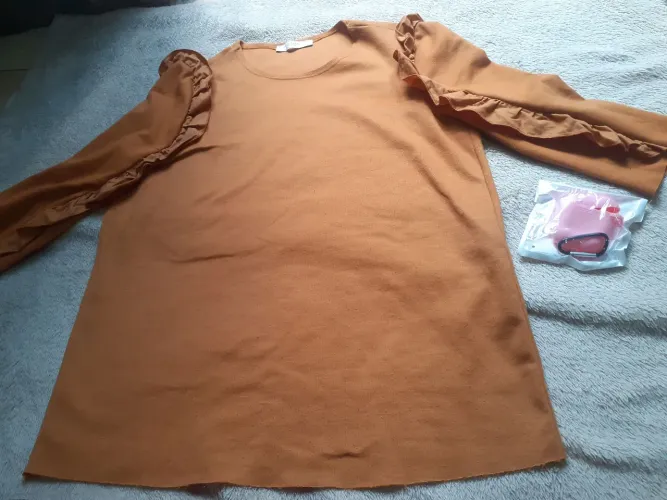 Blusa zara tamanho 36 +brinde chaveiro porta moedas rosa
