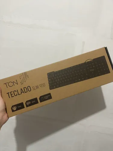 Teclado com fio USB