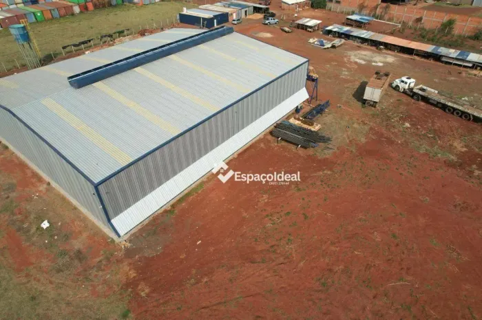 VENDE SE OU ALUGA BARRACÃO