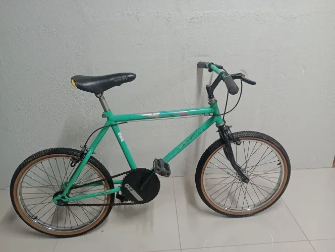Vendo bicicleta Monark ranger aro 20 toda original 