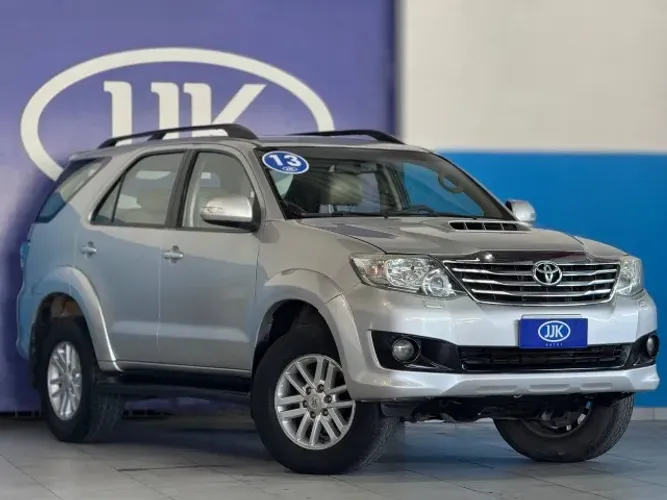 Toyota Hilux SW4 SRV D4-d 4X4 3.0 TDI Dies. AUT 2013