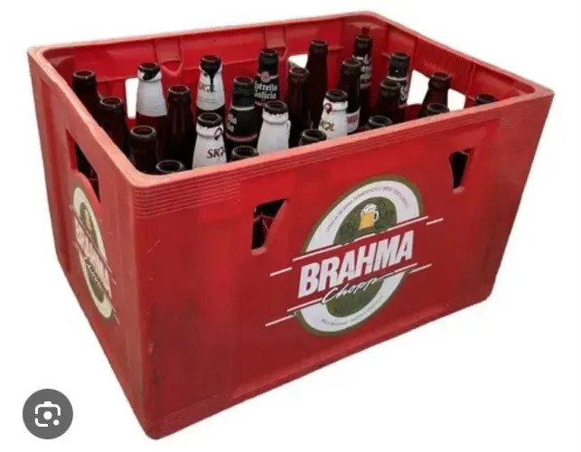 Engradado com as garrafas cerveja