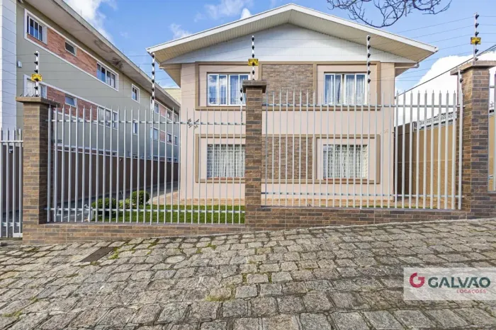 Amplo apartamento térreo no Capão da Imbuia conforto, praticidade e excelente localização