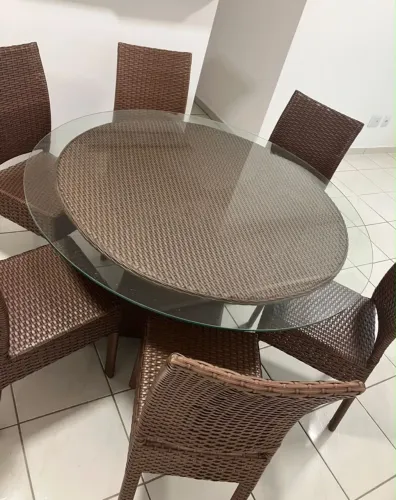 Mesa com 6 Cadeiras