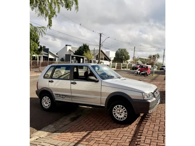 Fiat Uno Mille Celeb. WAY Econ. 1.0 F.flex 4P 2010