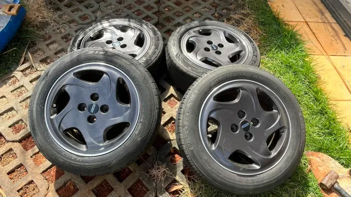 Roda aro 15 do Fiat tempra HLX original.