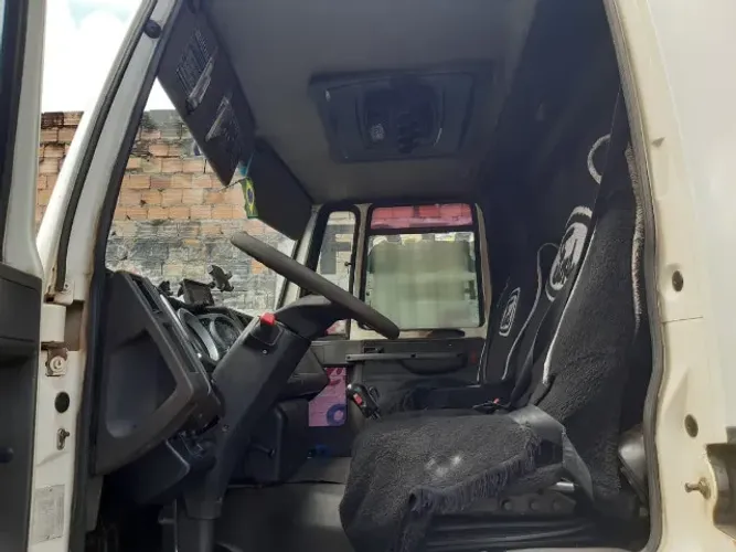 VENDE CAMINHÃO FORD CARO 1317 ANO 2011