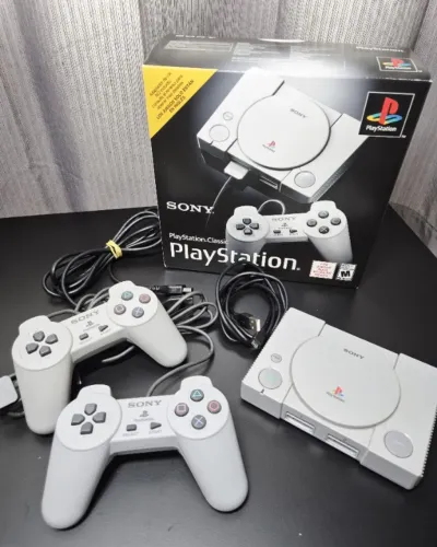 Console Sony PlayStation 1 Classic Mini Completo Lotado de Jogos + 2 Controles