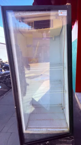 Geladeira expositora