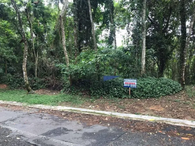 Terreno à venda em condomínio fechado na Granja Viana!!