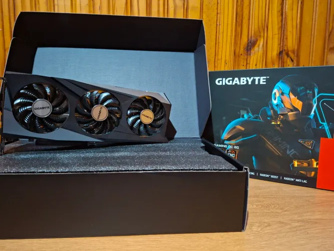 Placa de Vídeo RX 7600 Gigabyte OC