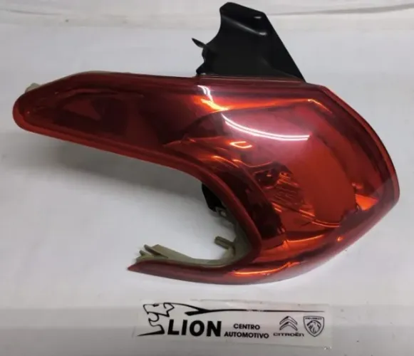 Lanterna ORIGINAL L/E Peugeot 2008 2015 a 2024