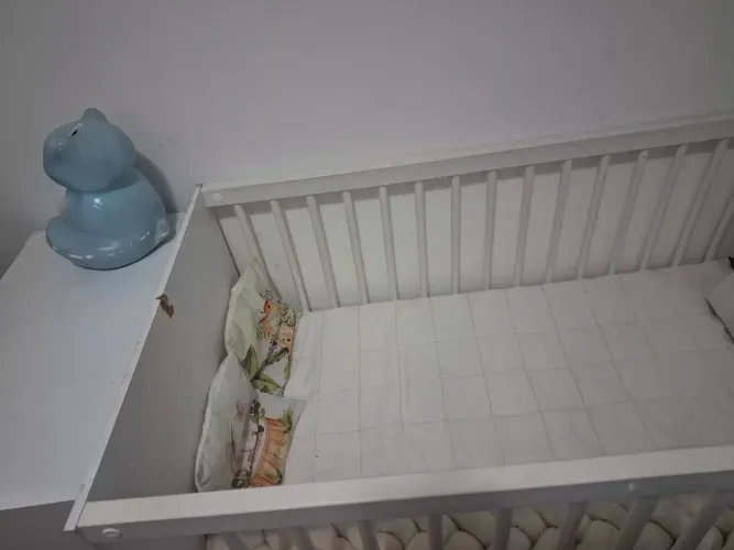 Berço com cômoda 